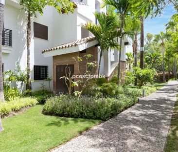 Penthouse in Estepona - Photo 1