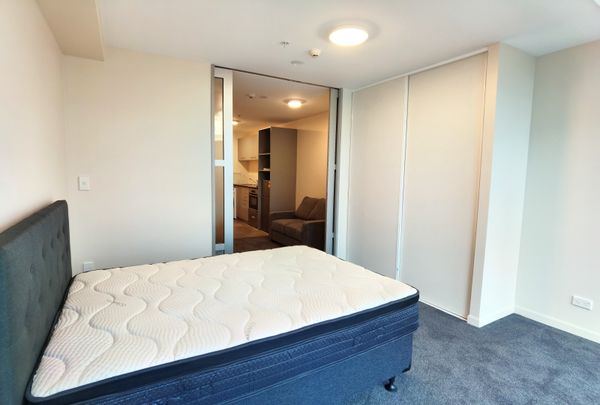 Popular Imperial Gardens apartment is waiting for new occupants! - Photo 1