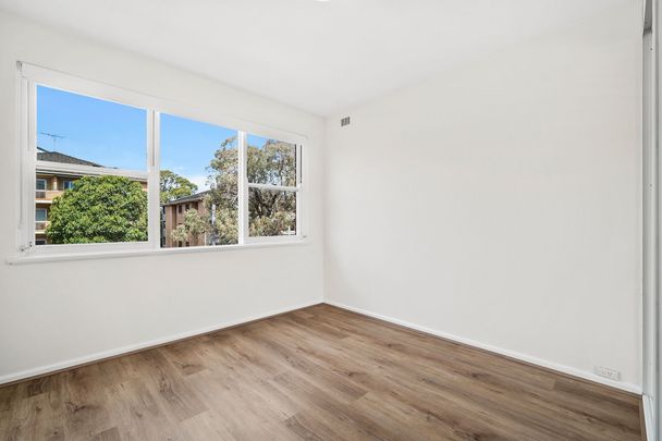 Freshly Updated Apartment in a Prime Coastal Location - Photo 1