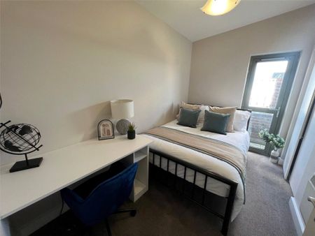 3 Bedroom Flat / Apartment - Andersons Road, Southampton - Photo 5