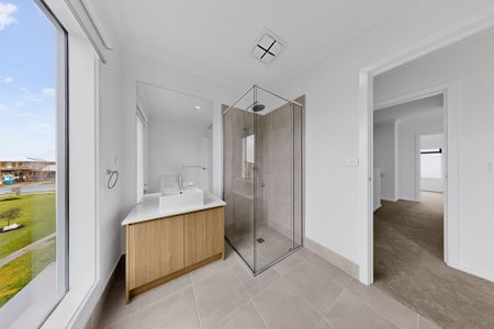 24 Jandakot Walk, Point Cook VIC 3030 - House For Rent | Domain - Photo 3