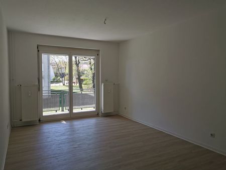 Großzügige 2-Zimmer-Wohnung mit Balkon in Naumburg - Photo 4