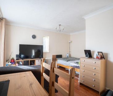 Studio to rent - Photo 5