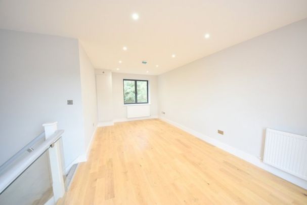 Treadaway Hill, Loudwater, High Wycombe,HP10 - Photo 1