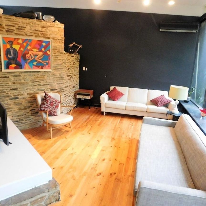 Leafy Burnside Living - Photo 1