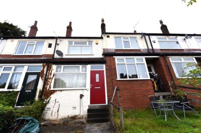 2 bedroom House in Manor Avenue, Leeds - Photo 2