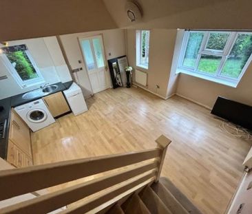 Berkeley Close, Abbots Langley, Hertfordshire - Photo 2