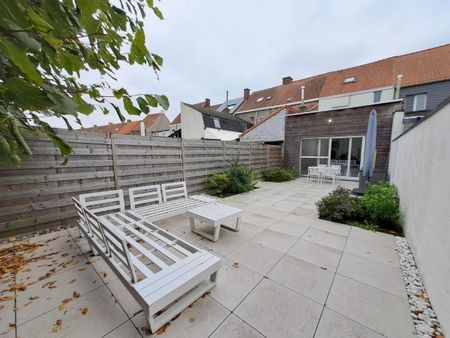 Prachtig gerenoveerde woning in het hart van Harelbeke! - Photo 2