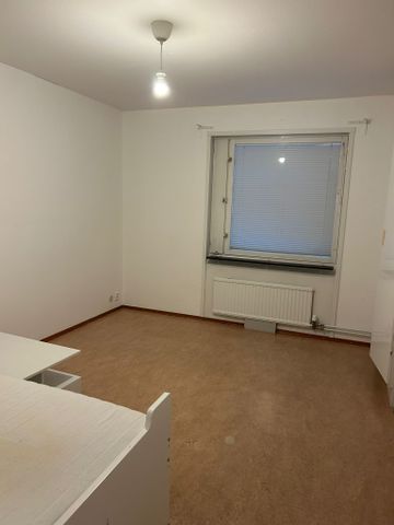 Lagfartsvägen, Norsborg - Photo 2