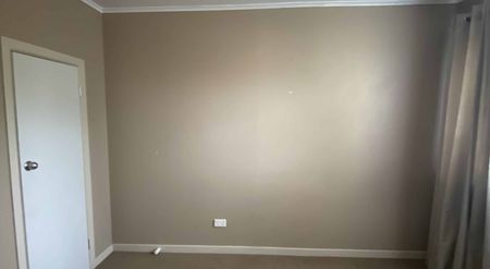 Spacious 3 Bedroom House !!! - Photo 2