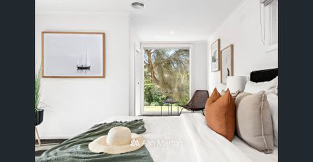 Luxury Poolside Family Home - Photo 5