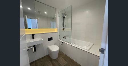 Split level furnished apartment in the heart of Rosebery - Photo 2