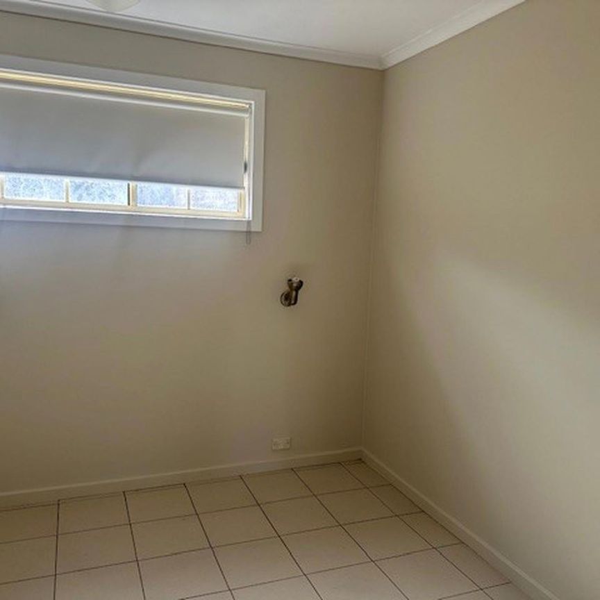 SIMPLE LIVING - UTILITIES INCLUDED - Photo 1