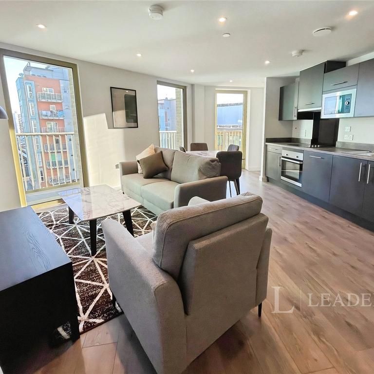 2 bedroom flat to rent - Photo 1