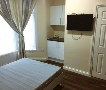 Studio to rent - Photo 5