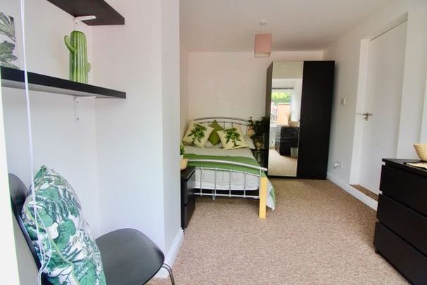 Bright Double -Horfield- Close to Employers - Photo 1