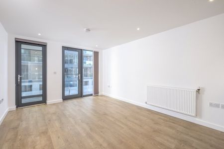 Kingfisher Heights, N17, London - Photo 2