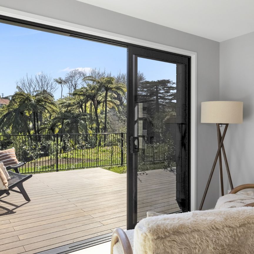 1/21B Sycamore Grove, Vogeltown - Photo 1