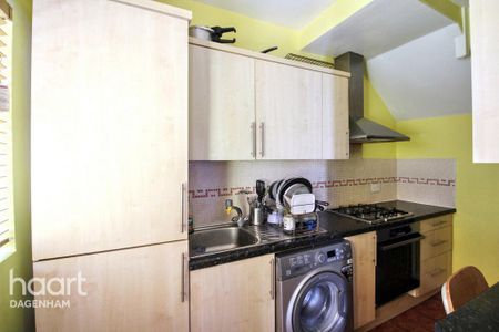 3 bedroom terraced house to rent - Photo 5