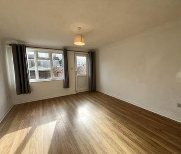 2 bedroom end of terrace house to rent - Photo 5