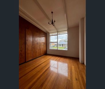 Double Storey Mid Century Style Sun drenched Family Home with large... - Photo 1