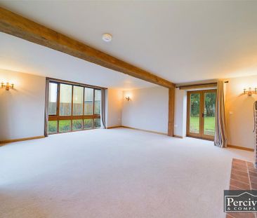 4 bedroom detached house to rent - Photo 2