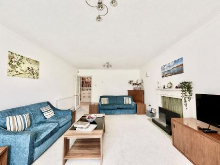 2 bedroom ground floor flat to rent - Photo 4