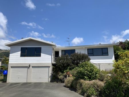 Spacious Family Home in Ideal Location - Photo 3