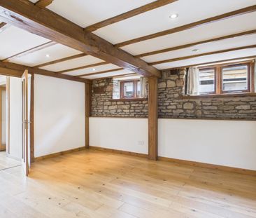 2 Bedroom - Photo 2
