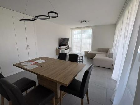 Logement avec spacieux balcon - Photo 3