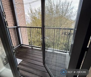 2 bedroom flat to rent - Photo 6
