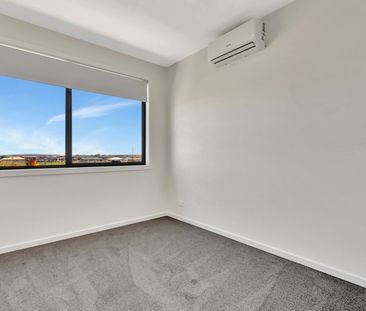 4 Angelina Terrace, Truganina VIC 3029 - Townhouse For Rent | Domain - Photo 2