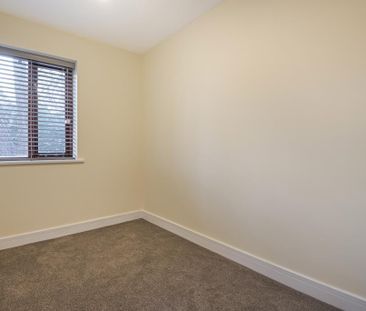 3 bedroom end of terrace house to rent - Photo 4