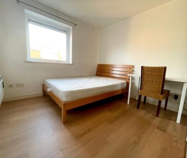 Room in a Shared Flat, Kelly Court, E14 - Photo 3