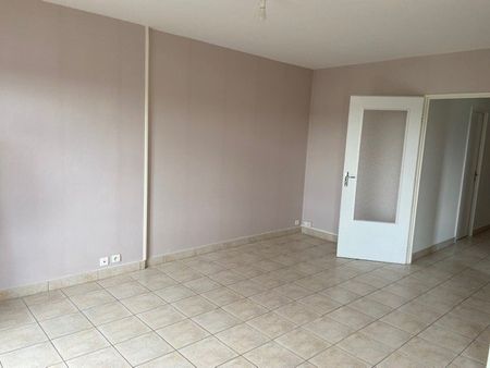Location Appartement 3 pièces 80m² ANGOULEME 16000 - Photo 4