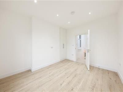 Claremont Road, NW2 - Photo 4