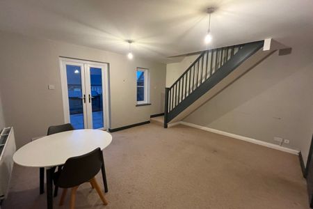 New Square - Photo 5