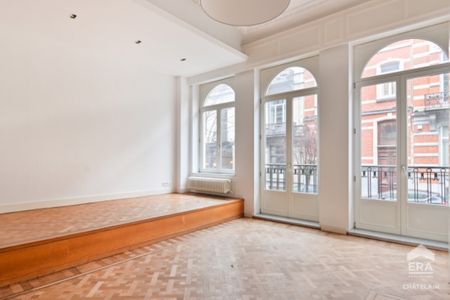 CHÂTELAIN - PRACHTIGE WONING MET 5 SLAAPKAMERS + TUIN - Photo 4