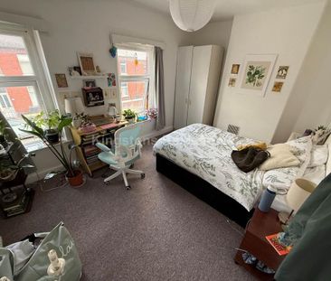 3 bedroom terraced house to rent - Photo 6