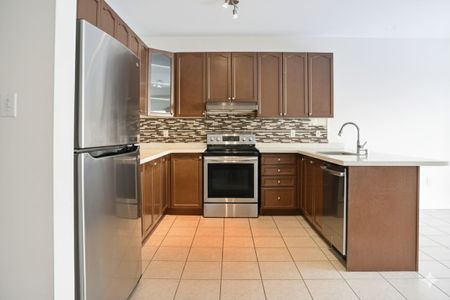 For Lease - 45 Alice Springs Crescent, Brampton, Ontario - Photo 2