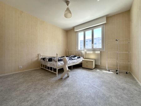 Location Appartement 3 pièces 69m² BEAUMONT 63110 - Photo 2