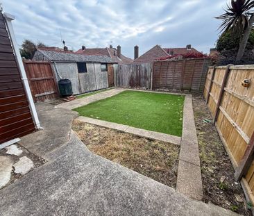 2 bedroom detached bungalow to rent - Photo 1