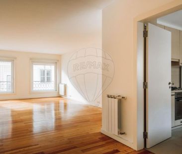 2 room luxury Flat for rent in Misericórdia, Lisbon - Photo 1