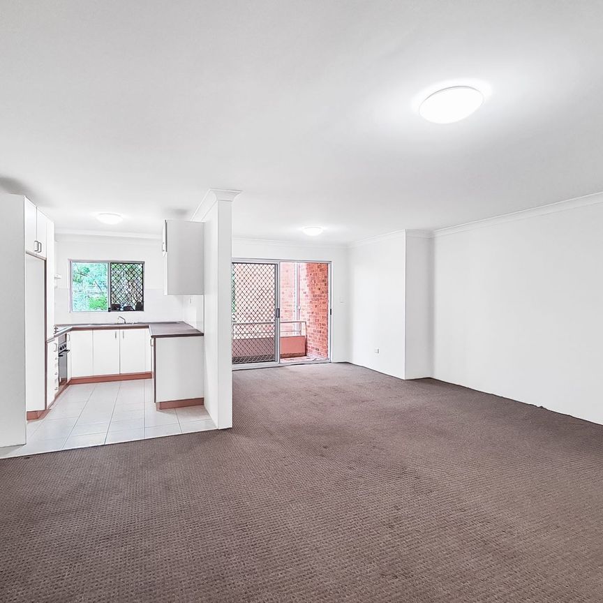 Unit 8/23-25 Priddle Street, Westmead. - Photo 1