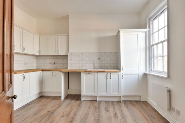 3 bedroom apartment to rent - Photo 1