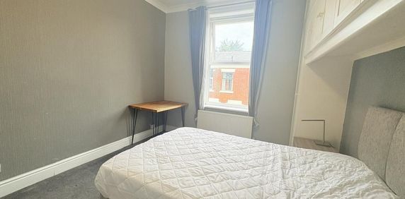 Terraced house to rent - Photo 2