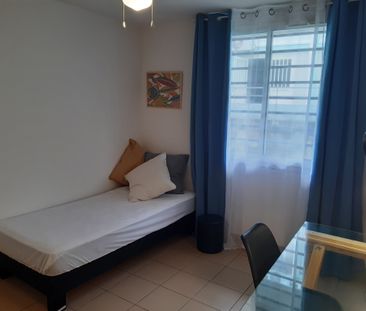 Location Appartement 1 pièce 20m² ST PIERRE 97410 - Photo 1