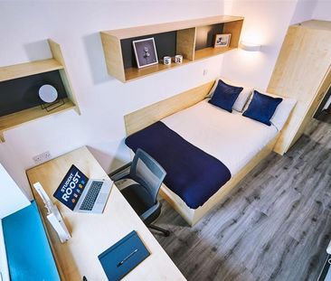 1 bedroom in a flat share to rent - Photo 2
