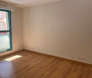 Location Appartement 2 pièces 47m² - Photo 3