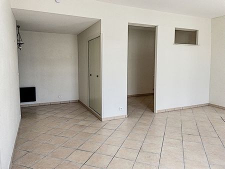 Location Appartement 2 pièces 54m² LA ROCHELLE 17000 - Photo 3